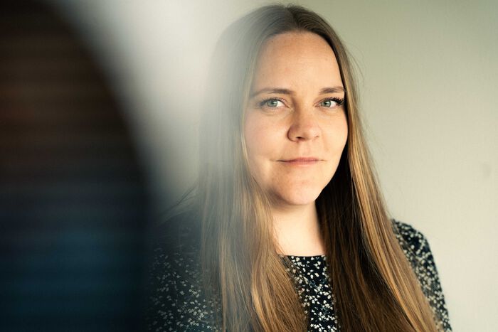 Bildet kan inneholde: person, hår, hake, kinn, øyenbryn.